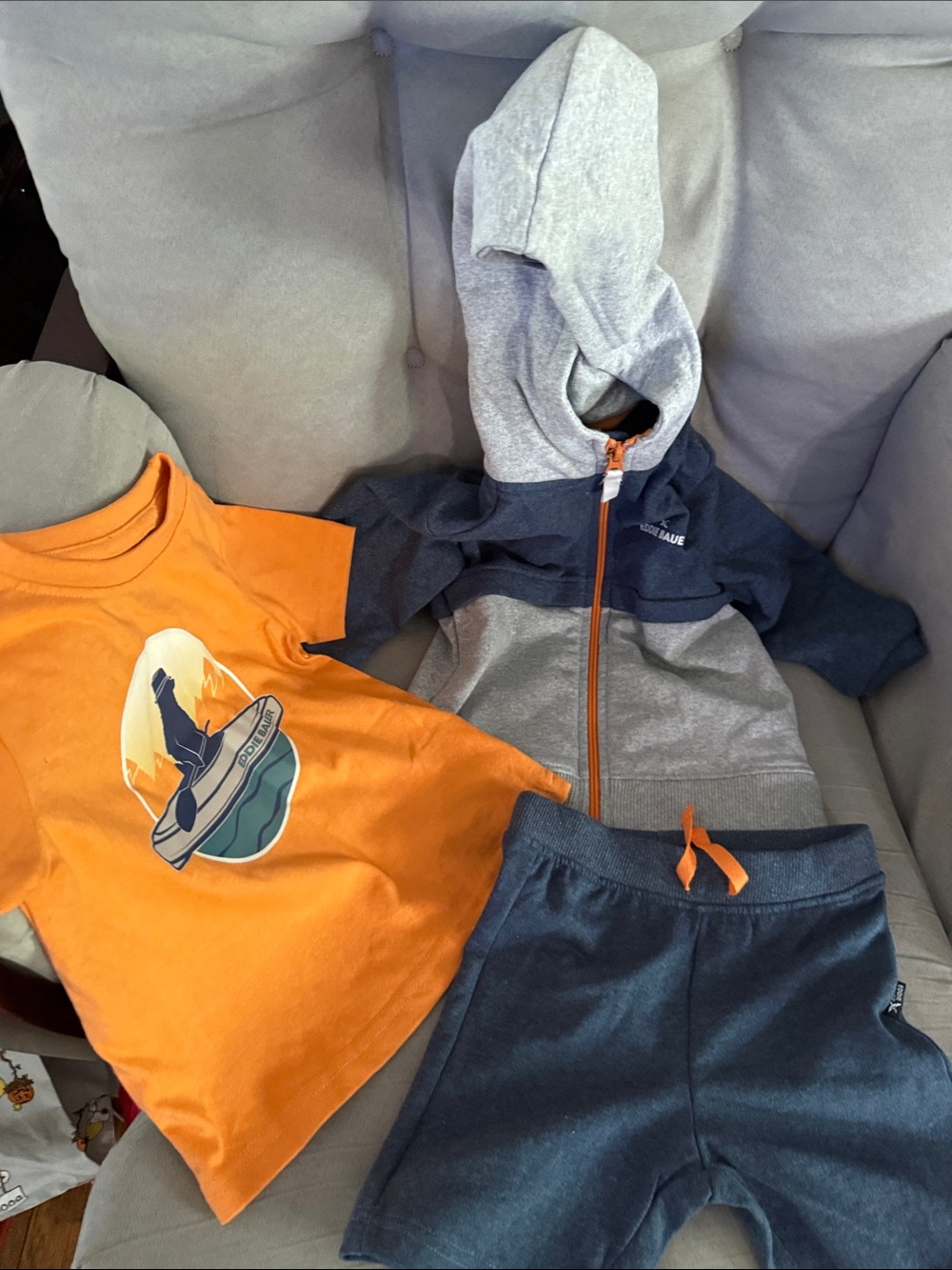 Eddie Bauer kids 2T sweatshirt shorts and tshirt fishing bear new without tags